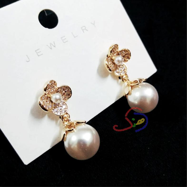 Dangle Pearl Earrings