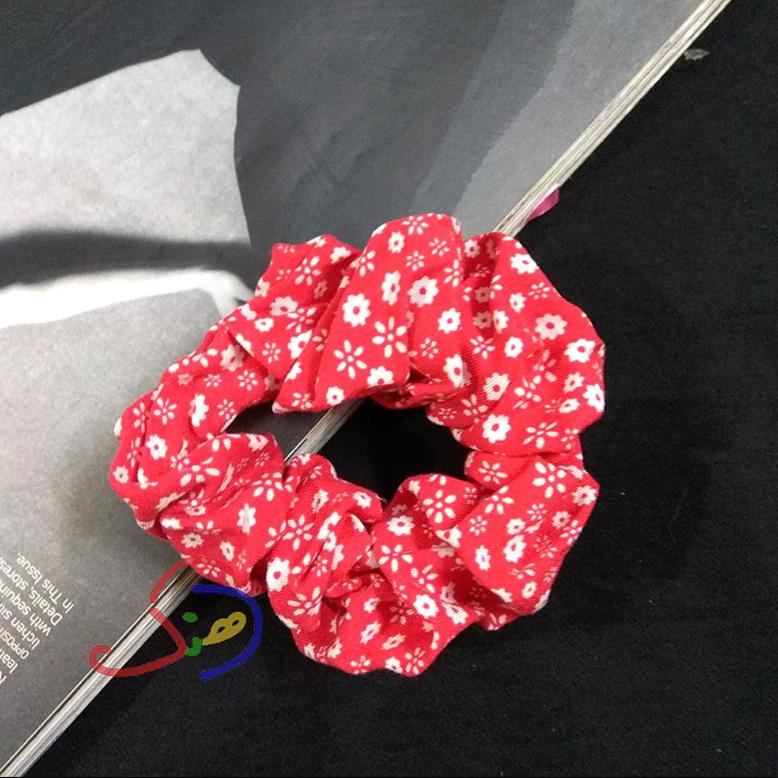 Tiny Flowers Scrunchie