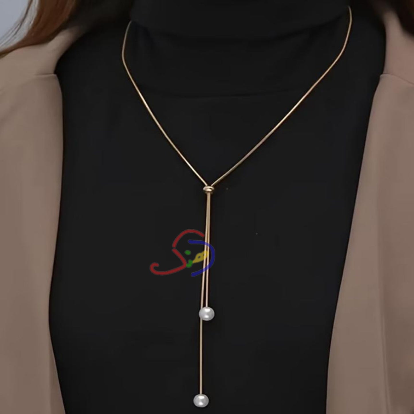 Elegant Pearly Necklace