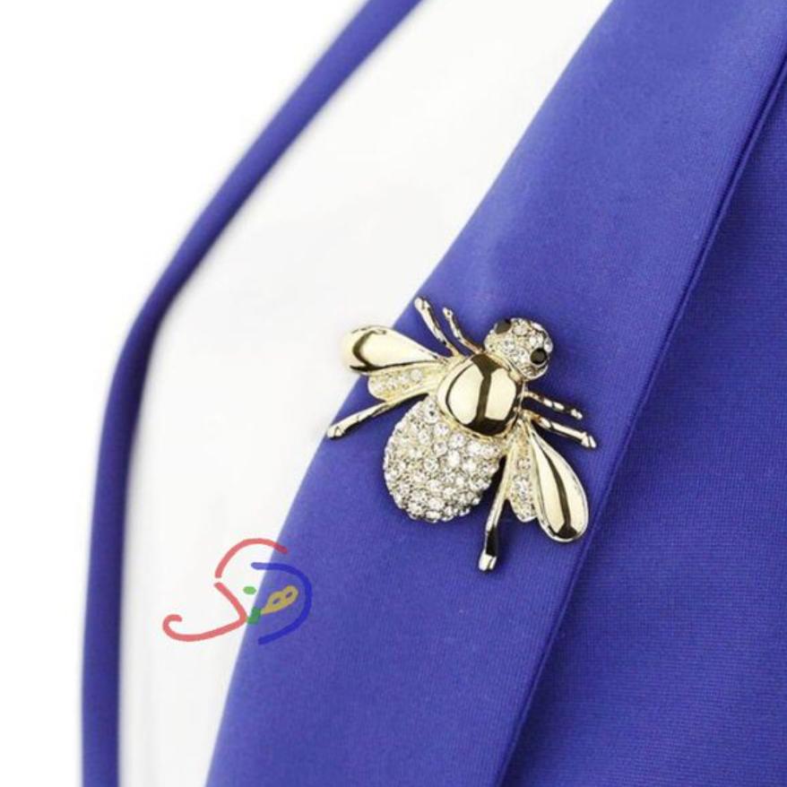 Bee Brooch