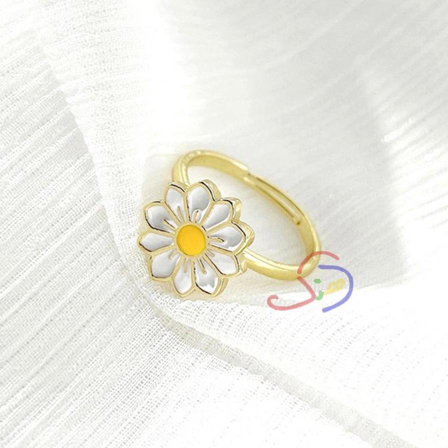 Daisy Rotatable Ring