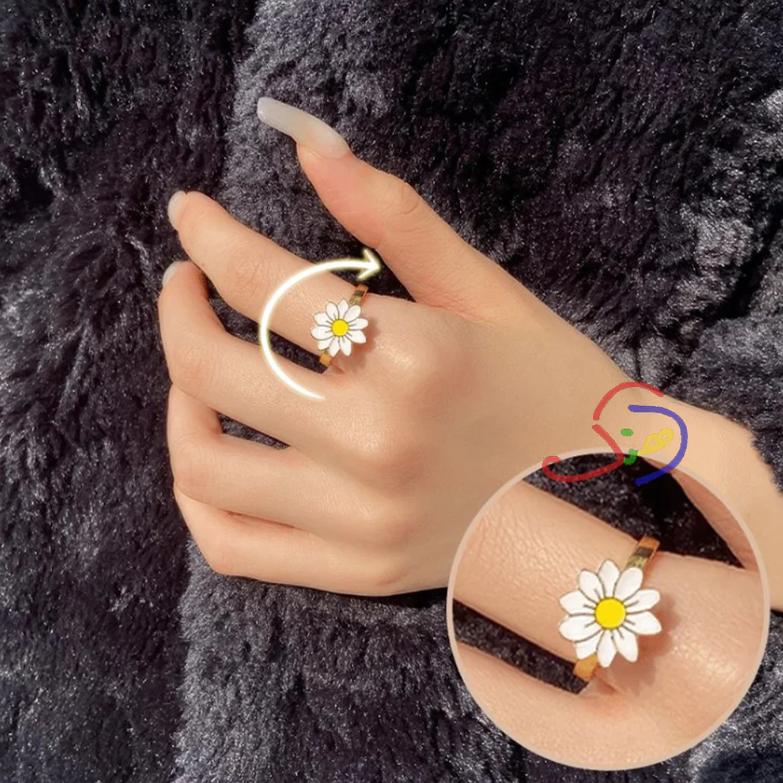 Daisy Rotatable Ring