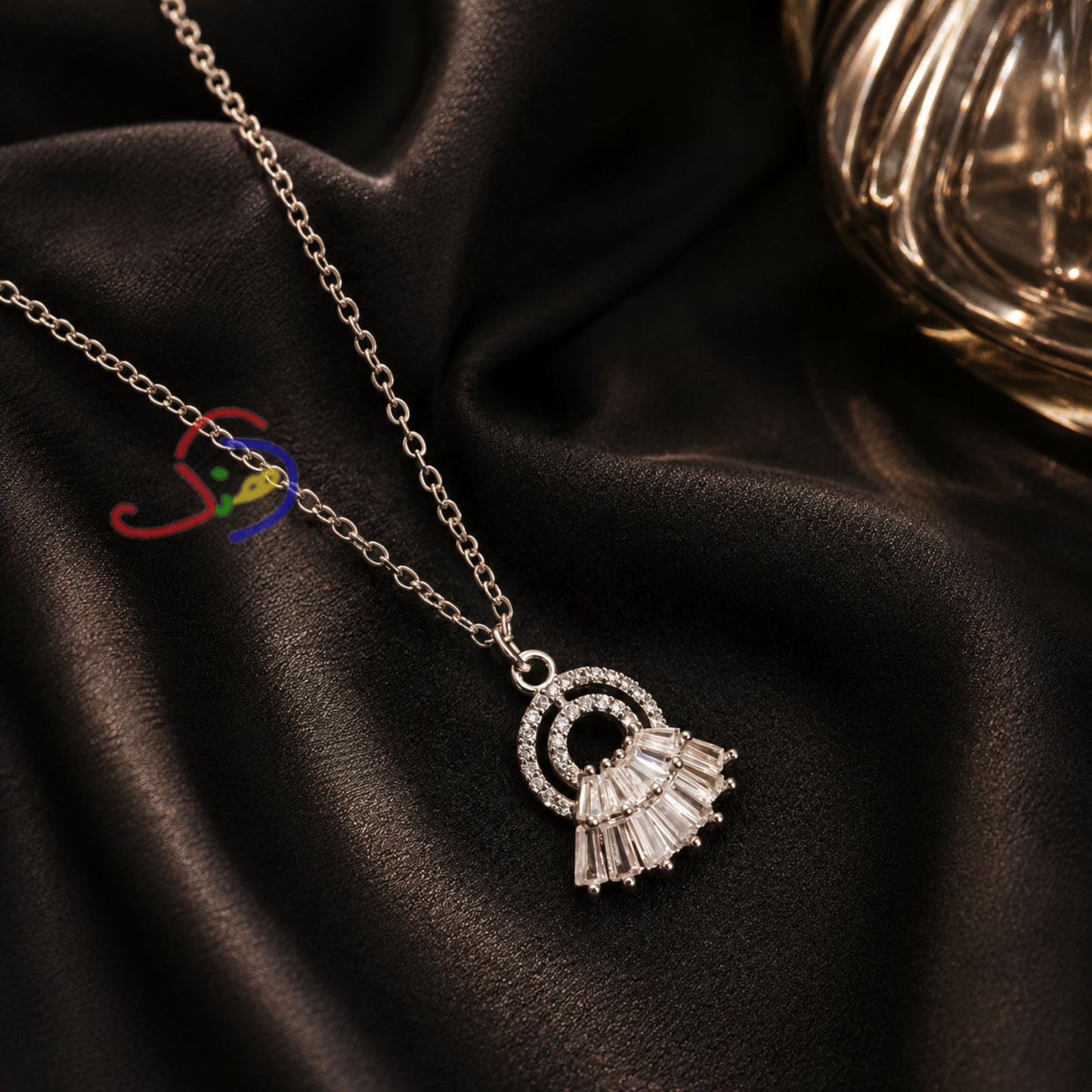 Gorgeous Pendant Chain