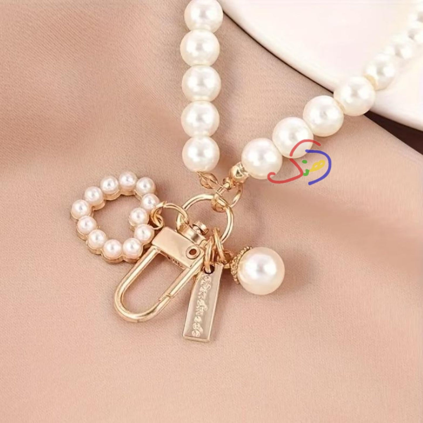 Hearty Pearl Charm