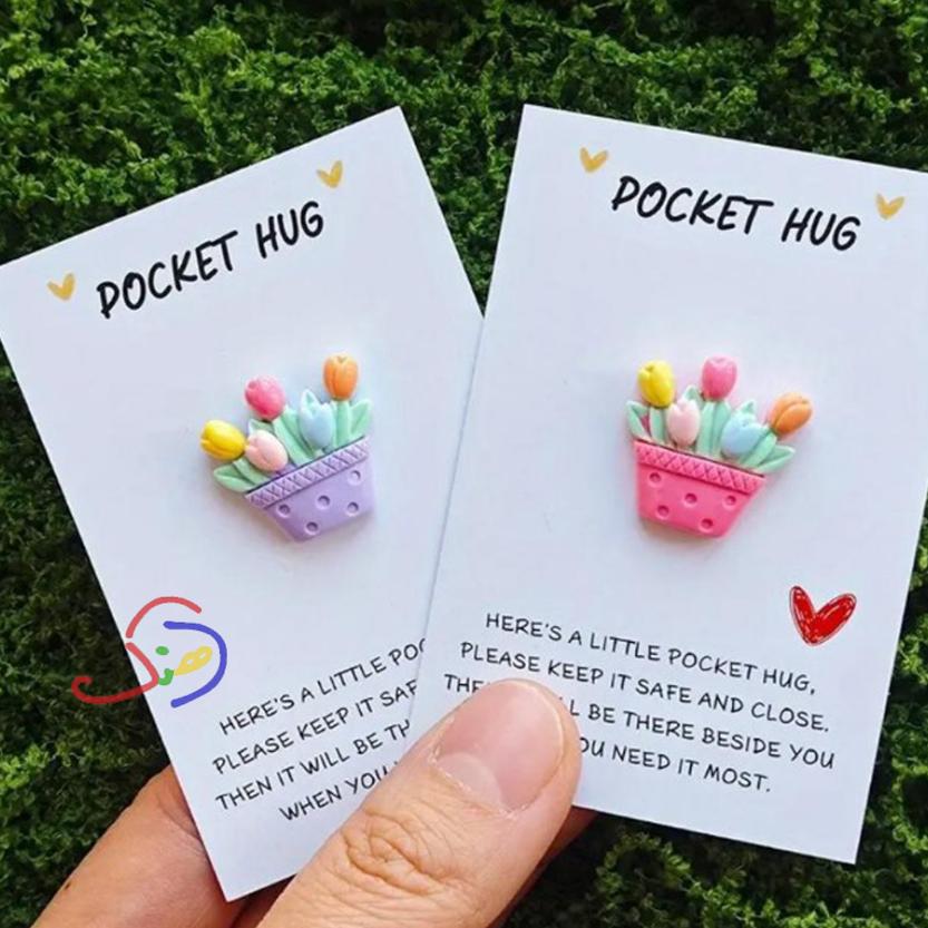 Tulip Pocket Hug