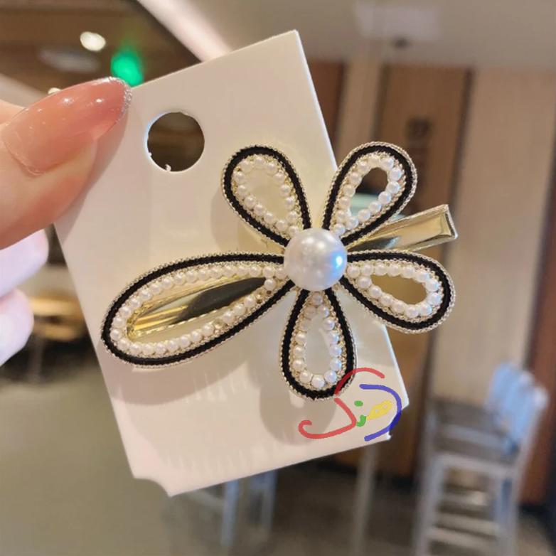 Pearly Hair Clip (Floral)