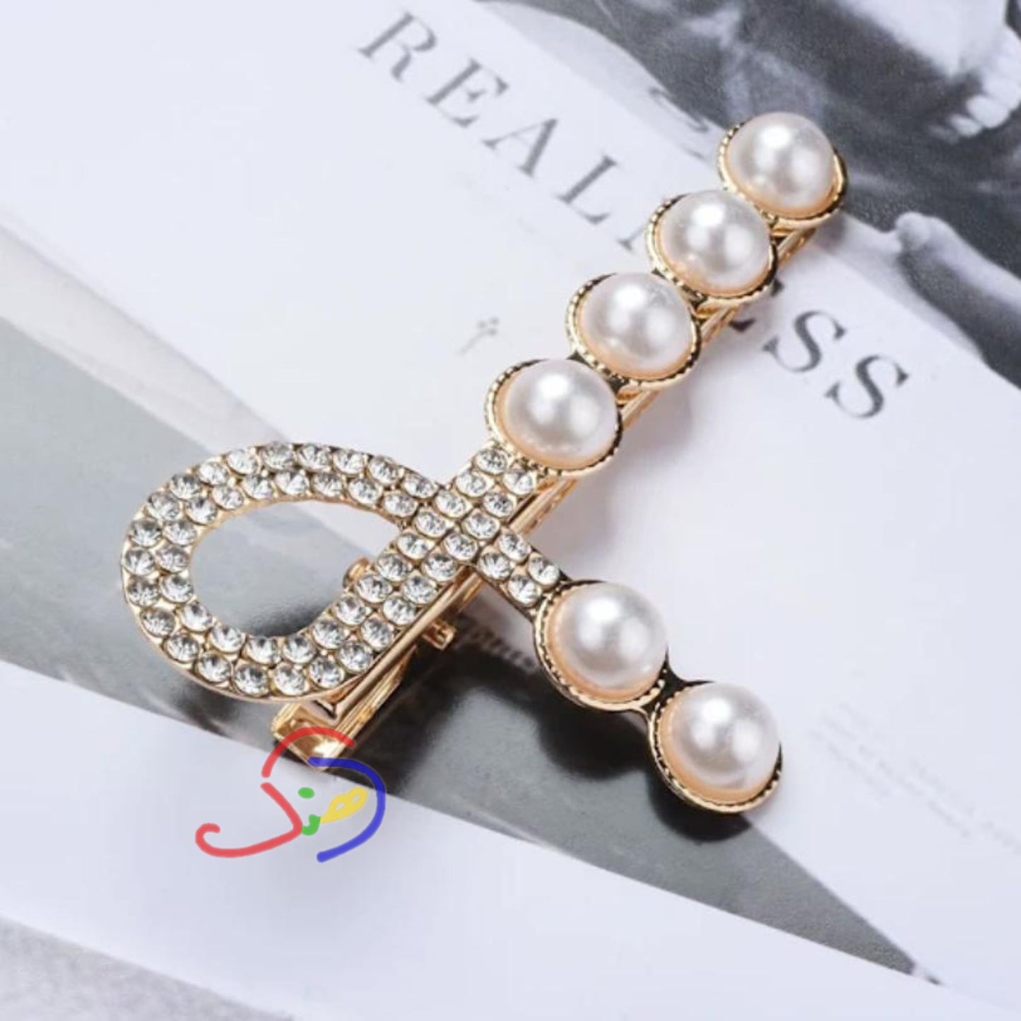 Alpha Pearly Hair Clip