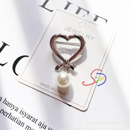 Pearl Brooch (Heart)