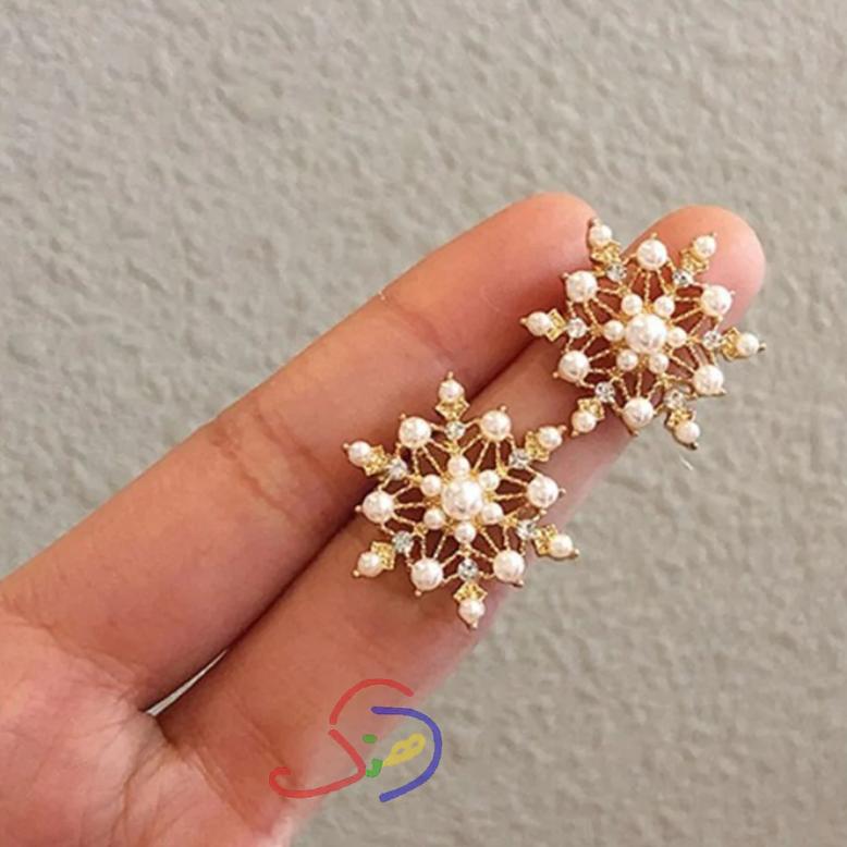 Pearly Snowflake Earrings