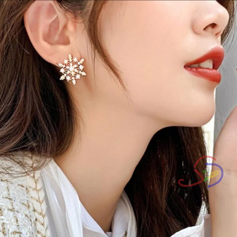 Pearly Snowflake Earrings