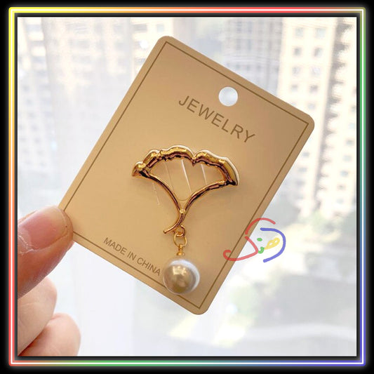 Pearl Brooch (Shell)