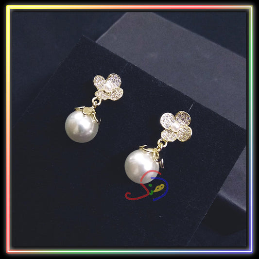 Dangle Pearl Earrings